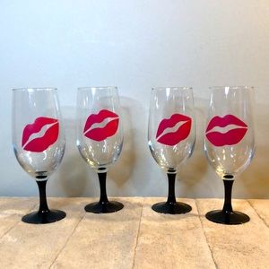 Set of 4 wine glasses